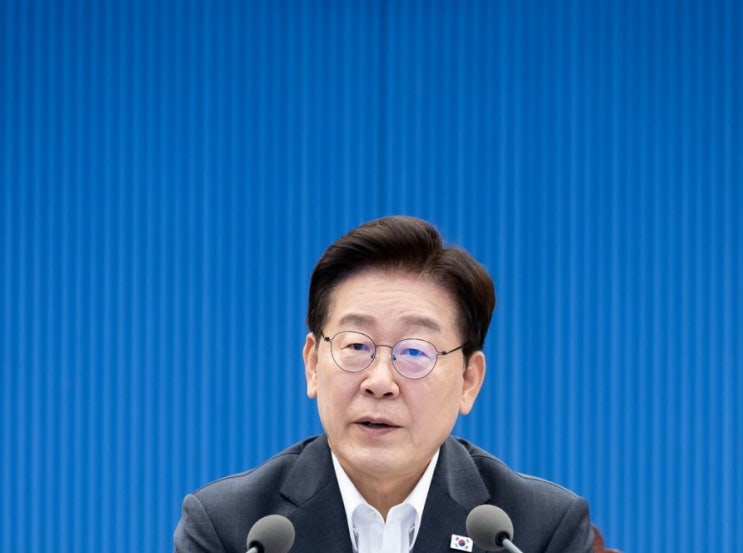 <b>이재명 지지율</b> 44% <b>역전</b>패, "4년 중임제" 타이밍 논란 핵심 3가지