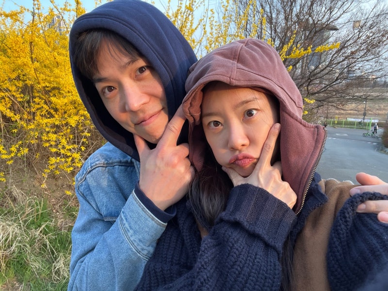 이동하 소진 영화 속 불륜커플이 현실 깨 쏟아지는 부부로.. 국적 포기 이유도 멋있네!(전참....
