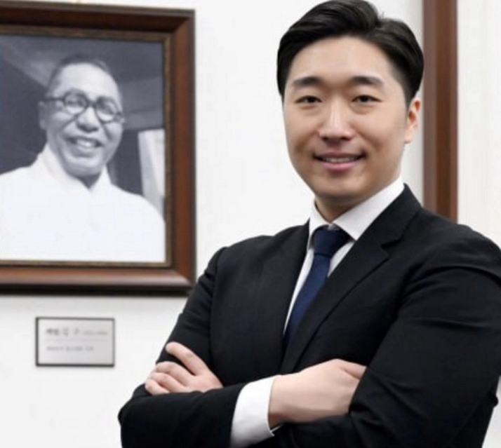 “부모를 선택할 순 없다” 김구 증손자 김용만, 하영 증조부 논란에 밝힌 생각