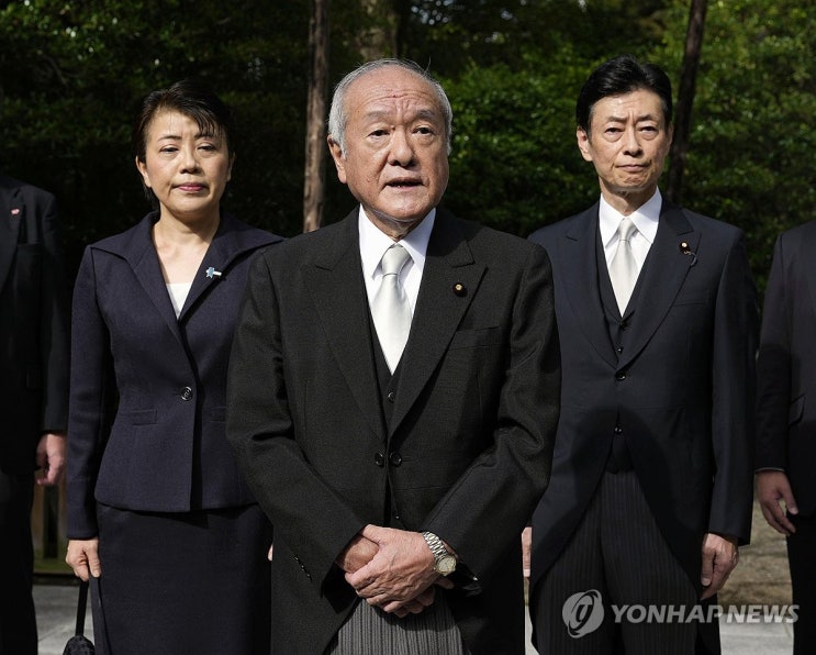 광복절 야스쿠니 <b>공물</b> 논란…<b>다카이치</b> 총리 선택과 한일 관계의 향....
