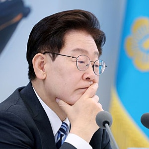 李 대통령 지지율 39.6% … 뉴데일리 조사서 첫 40% 붕괴 - 뉴데일리 외 7건(26/08/15)
