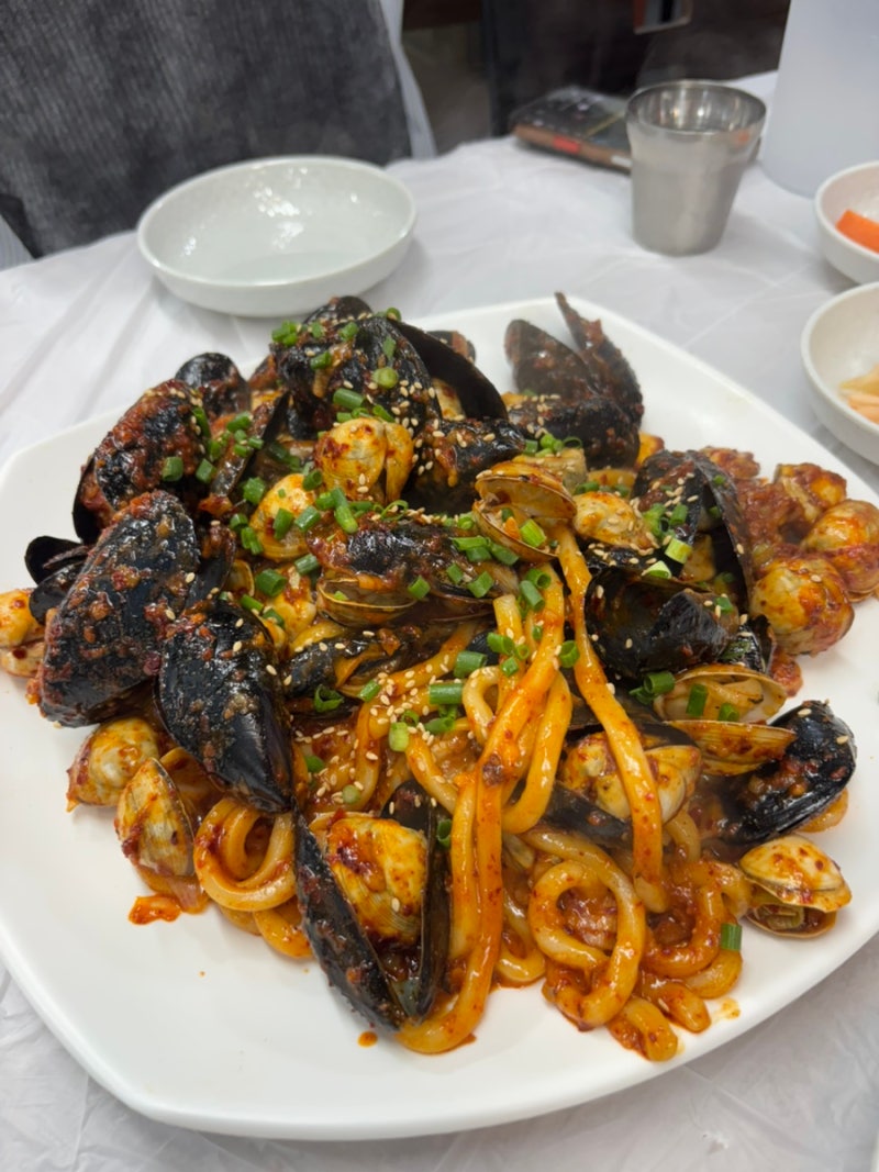 부산 해운대 좌동재래시장 안가면 후회할 물총조개우동볶음 맛집