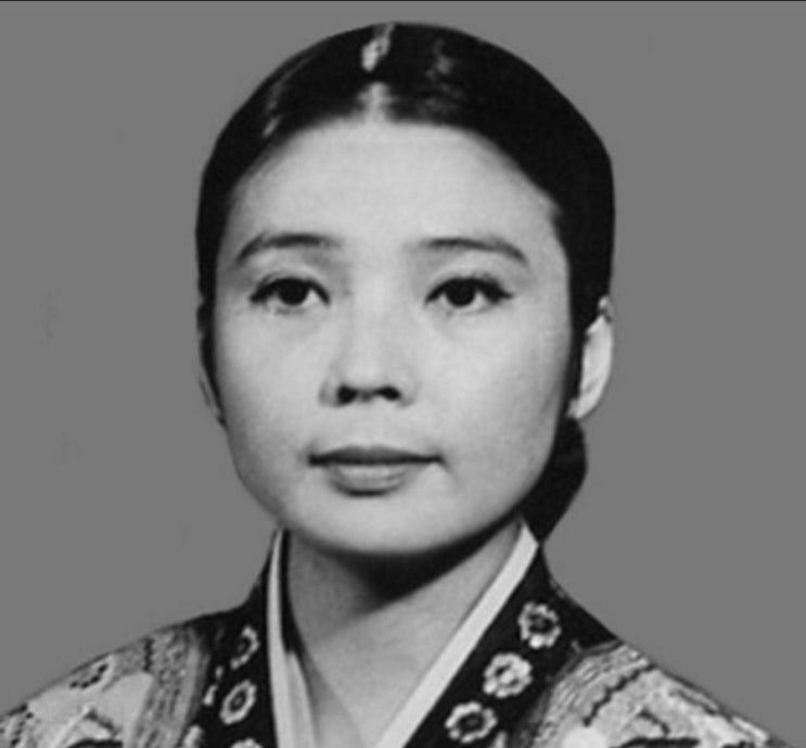강부자 프로필｜대한민국 대표 원로<b>배우</b>, 60년 넘게 이어온 연기 인....