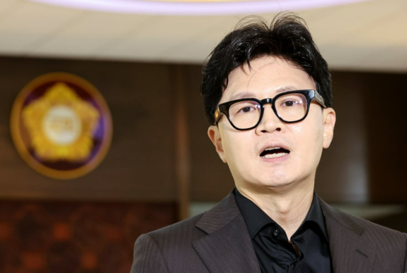 [긴급속보] 한동훈 복당 유승민이 먼저 ‘통합’ 꺼냈다…이준석까지 거론되자 장동혁 계산 ....