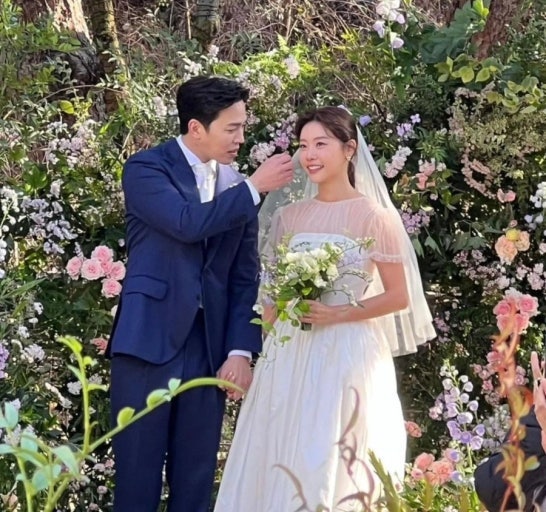 30만원대 웨딩드레스를 고른 소진, 가격보다 눈길 간 결혼 준비 방식