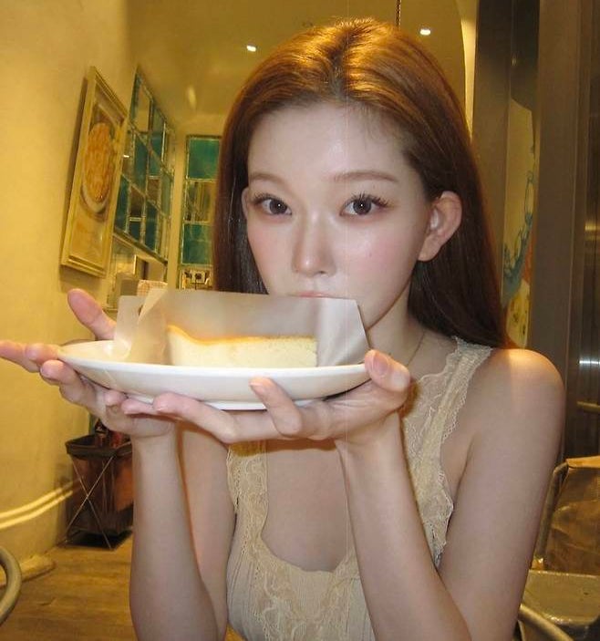 빌리 츠키 일본서 포착된 인형 비주얼, 나혼산 뒤 전한 반전 근황