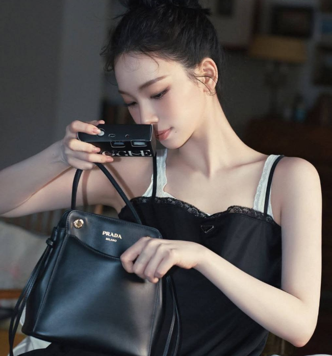 프라다 캐리백 미니 미디엄 사이즈와 컬러 총정리