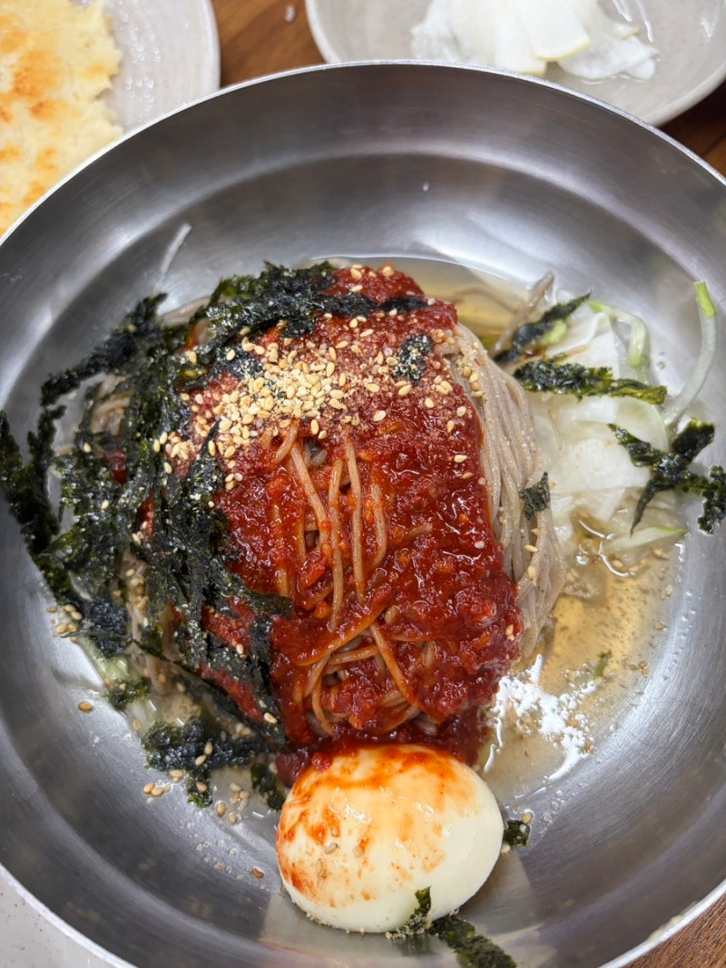 [김현아 맛집] 김현아 근처 필수 코스! 입구부터 내공 느껴지는 '강원막국수' 솔직후기 (물막....