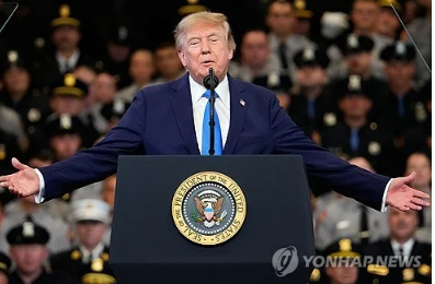 <b>트럼프</b> 미 대통령 "<b>호르무즈</b> 해협 조만간 미 영토 선언"… 여당·야....
