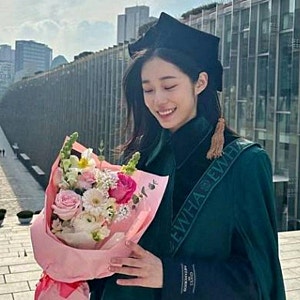 노윤서 그림 실력, 이화여대 서양화과 이력 재조명