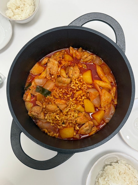 닭다리살로 만든 불닭 순살 닭볶음탕｜불닭볶음탕면 활용 레시피