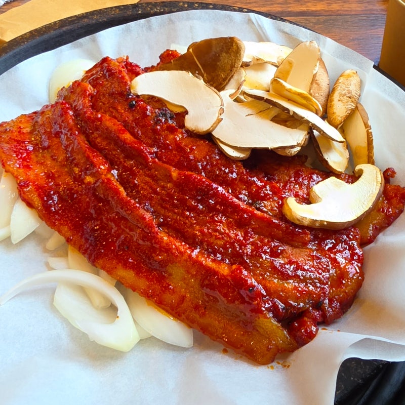 청주 부부농장 맛집, 청남대 가기 전 고추장삼겹살과 두릅 영양밥