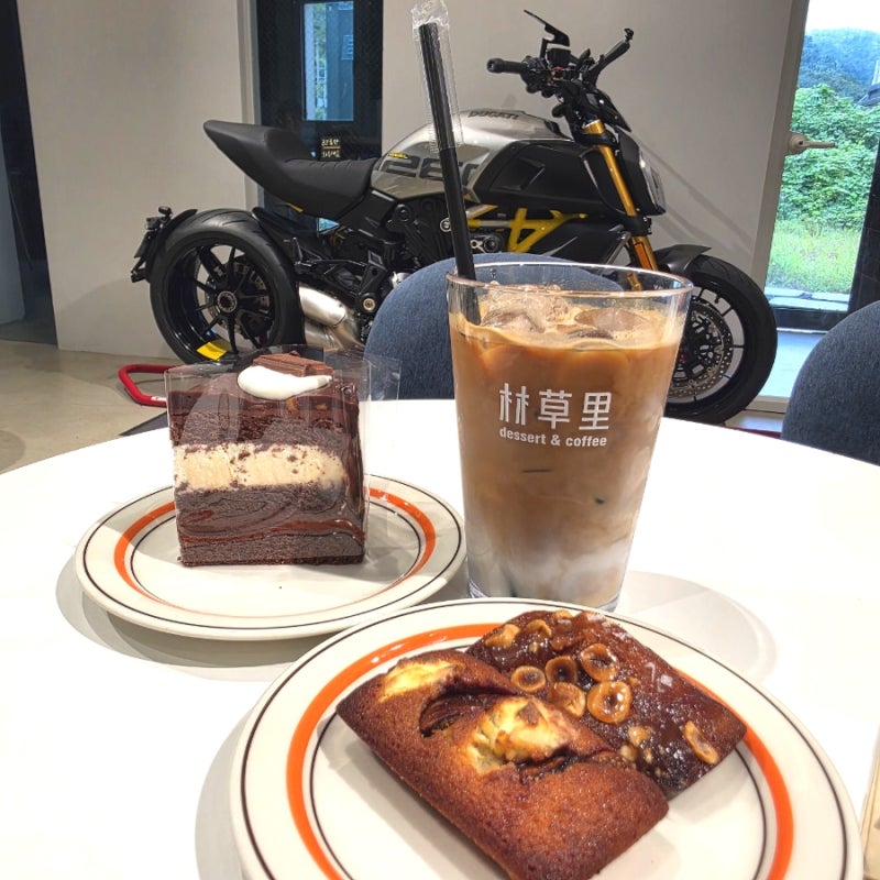아침고요수목원 디저트 카페.가평 디저트 카페.가평 애견동반 카페. 듀카티 오토바이.두카티....