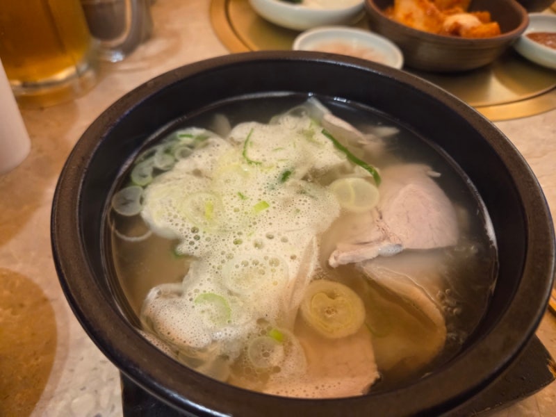 부산해운대 맛집 맑은국밥 '거대돼지국밥'