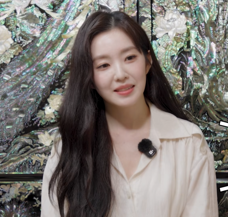 36살 맞아 ? 아이린 차쥐뿔 흰색 블라우스 정보 알려드릴께 아비에무아 블라우스 였구나