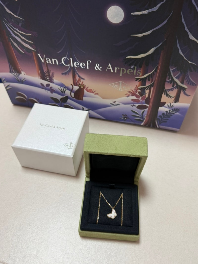 Van Cleef& Arpels ㅣ 반클리프 앤 아펠 스위트 버터플라이 목걸이 온라인 구매후기 ㅣ9개월 지난 ....
