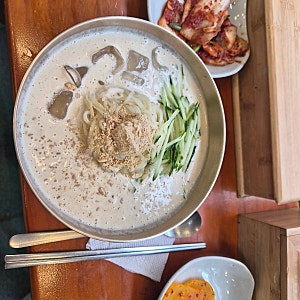불국사 로컬맛집부산 손칼국수-여름특선 콩국수(국산콩100%)-주차랑 골목길 들어오는 곳,2시....