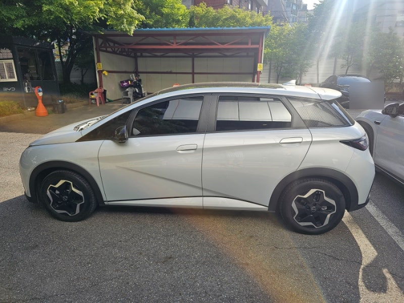 BYD 돌핀 시승기: 당장 추천하긴 어렵지만, 가격 대비 스펙은 확실한 차
