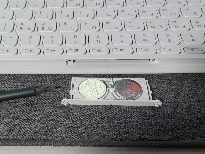 로지텍 휴대용 키보드 키즈투고2 keystogo2 배터리교체