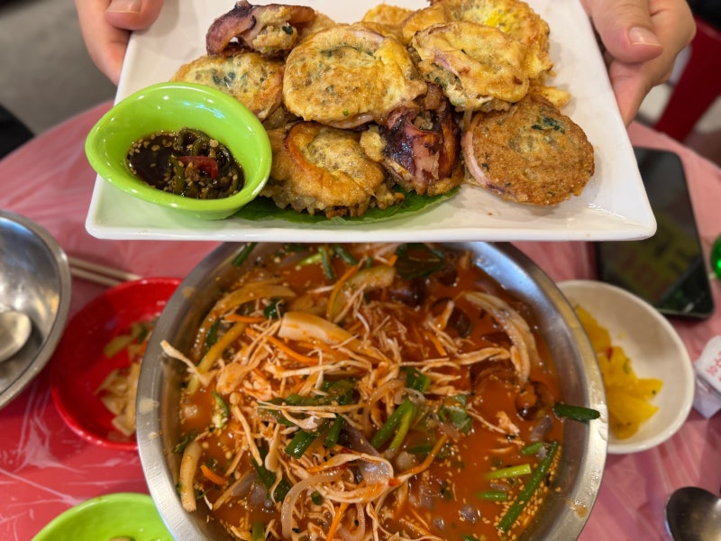 속초 포장마차거리 등대해수욕장 맛집 오션뷰 술집 오징어 물회 오징어순대 속초 여행 내돈....