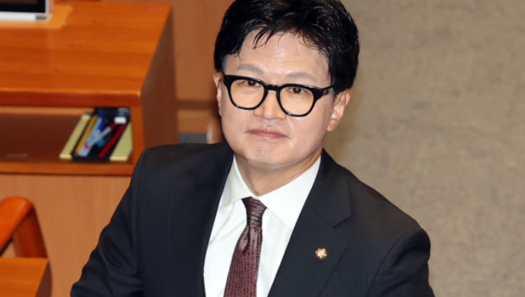 [긴급속보] 한동훈·진중권 대담 뒤 국민의힘과 ‘조용한 공조’ 시작됐다…복당 없이 당 안....