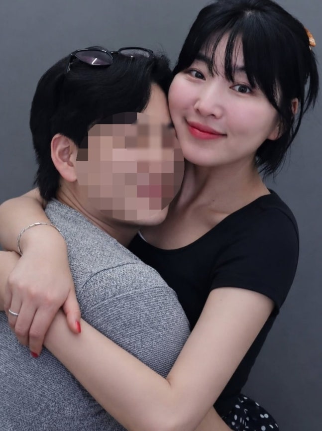 “연애하더니 리즈 찍었네” 9살 연하 꼭 끌어안은 나솔사계 백합