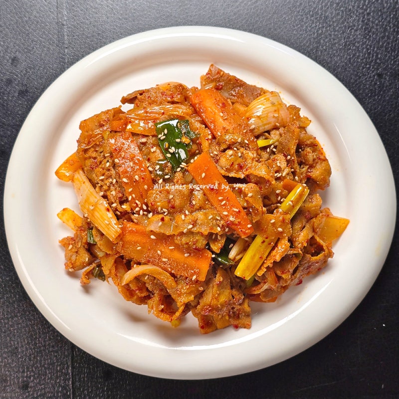 기사식당 스타일 대패삼겹 제육볶음 레시피 간단한 양념 10분 완성