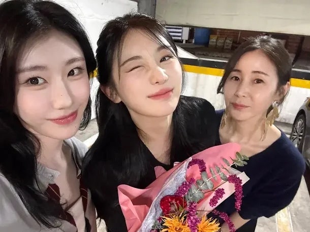 이채연·채령 자매 母 암 투병 고백…채령이 팬미팅에서 오열했던 이유 다시 주목