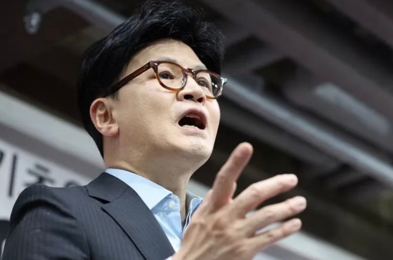 [긴급속보] 한동훈 복당 반대하는 사람 줄었다고 자신했는데 여론은 37%…장동혁과 ‘숫자 싸....