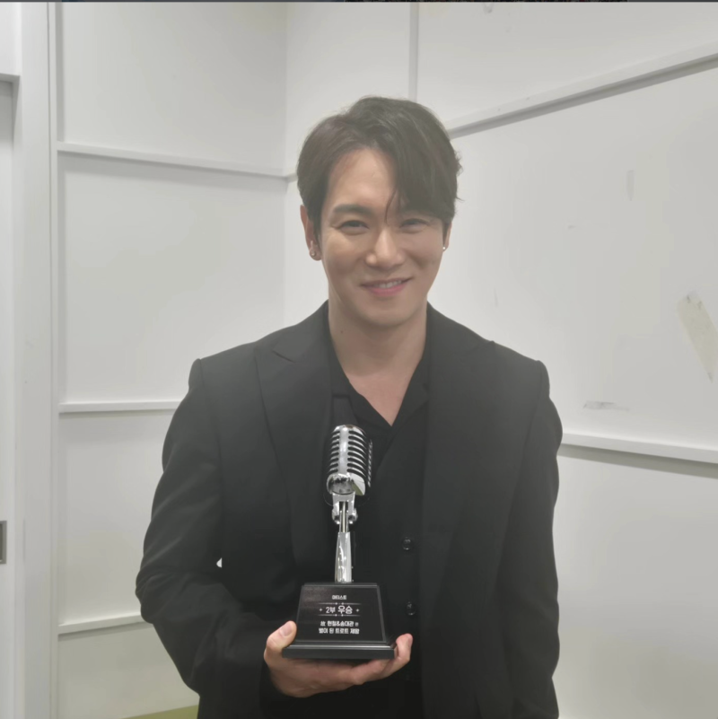 "누구세요?" 환희 관리 후 잘생겨져 화제.. 물오른 근황
