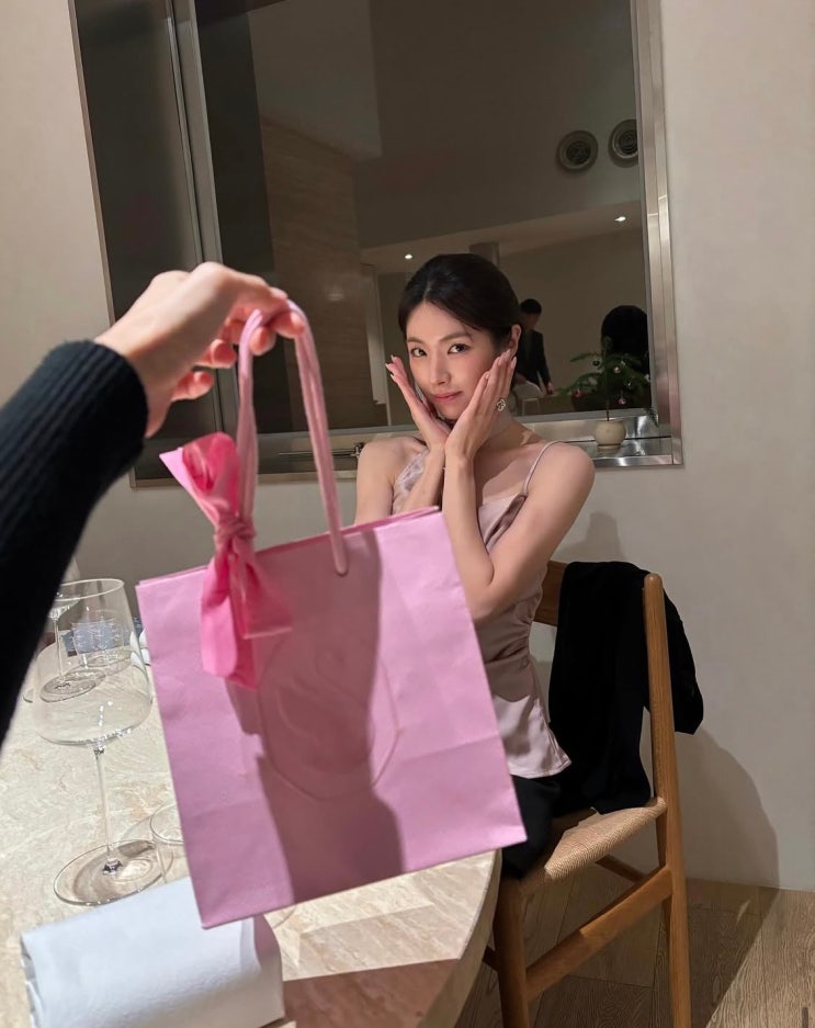 배우 <b>하영</b>, 친일파 사과에도 끊이지않는 광고 중단, 드라마 촬영중 ....
