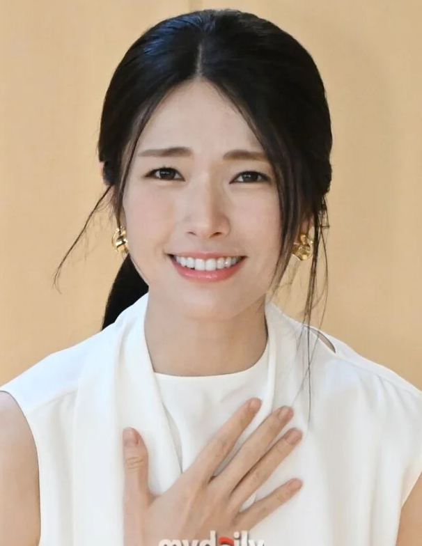 [단독]'친일 논란' 하영, 눈물 흘리며 촬영 중단…"흔들린 멘탈"