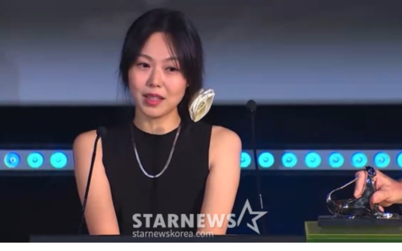 김민희♥홍상수, 공개 사랑 고백…“진짜 사랑하는 마음만” 최우수연기상 소감