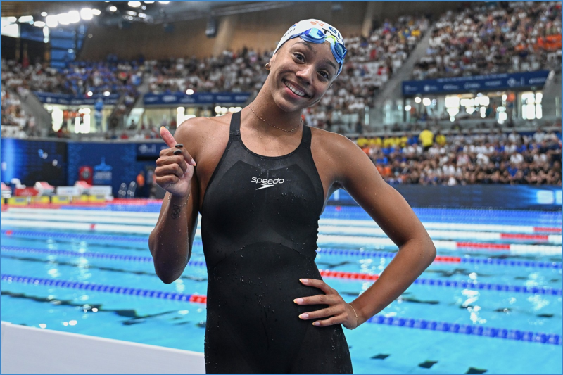 사라 쿠르티스 배영 50m 세계신, 이탈리아 수영 샛별의 기록 경신