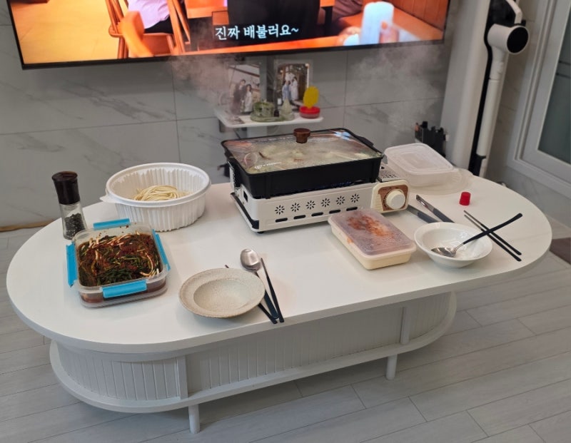 신혼부부 집 꾸미기│수납공간이 부족한 거실에는 [템바보드 리프트업 테이블]