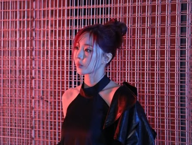 "씨야 때와 완전히 다르다" 이보람, 데뷔 20주년에 보여준 강렬한 변신