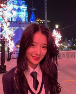 "아빠는 의사, 엄마는 약사인데..." 치대 포기하고 걸그룹 데뷔한 이대생 아이돌