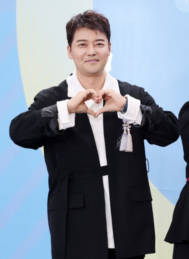 전현무 결혼, 2027년 5월 언급에 케이윌 축가까지? 비혼주의설 직접 해명