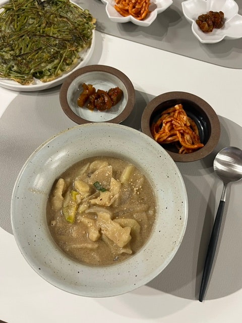 비오는날 요리 들깨수제비 만들기 수제비반죽 레시피