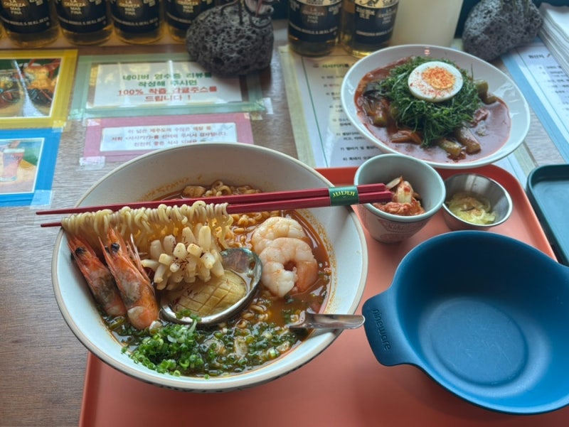 Jeju Conan Beach Restaurant: Sasakiki Woljeong Conan Beach Branch, Visited Twice in One Day, Great Place to Eat After Water Activities