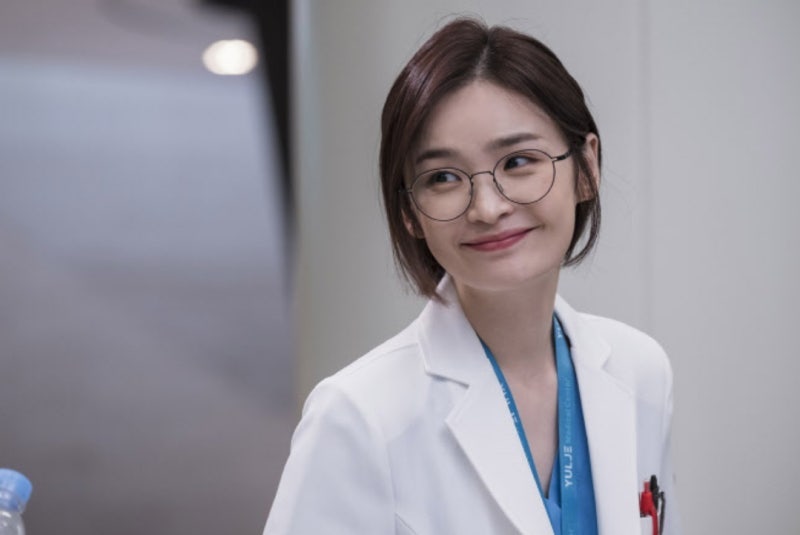 '믿고 보는 배우' 전미도의 매력 분석: 슬기로운 의사생활부터 커넥션까지
