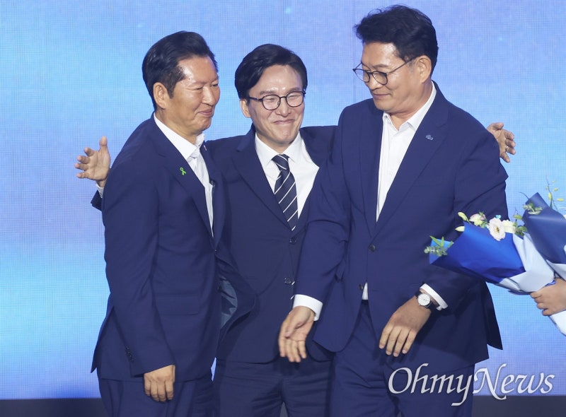더불어민주당 김민석 당대표 상세 약력: 2002년 정몽준 단일화 사건부터 복귀까지