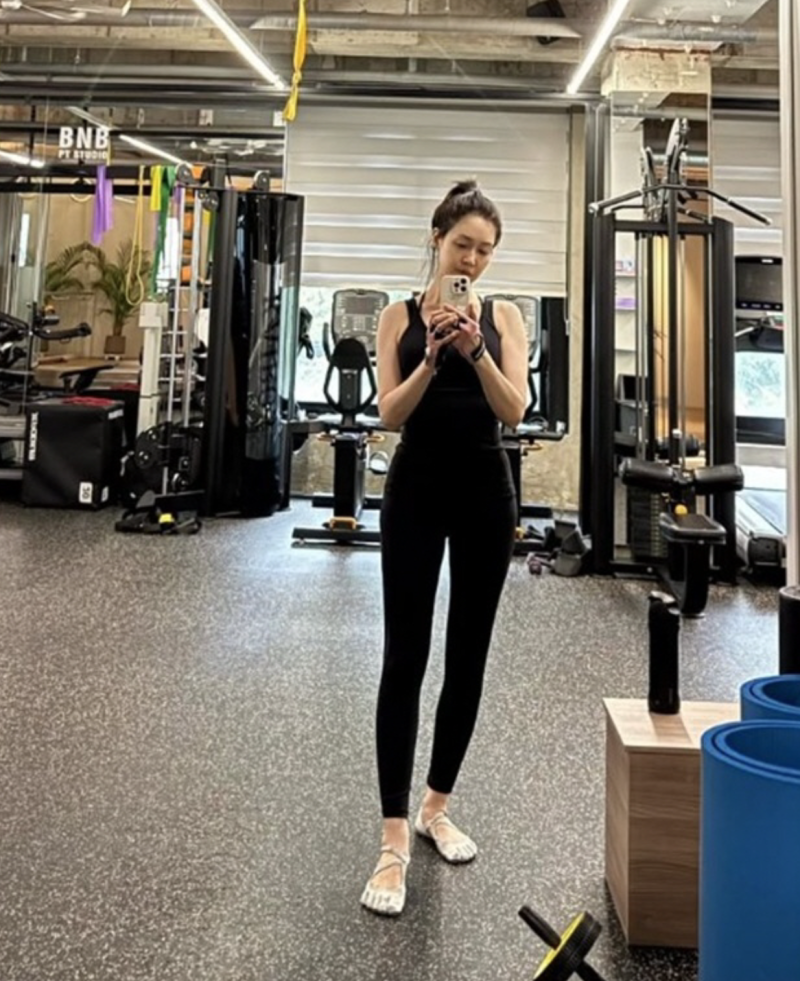 "핑클 시절보다 더 날씬해졌다"… 성유리, 45세 몸매 근황에 '깜짝'