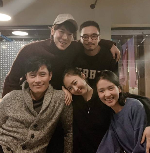 "I Want to Reset My Memory" Kim Min-jung's Story Behind Releasing 8-Year-Old Photos with Lee Byung-hun, Kim Tae-ri, and Even New Groom Byun Yo-han