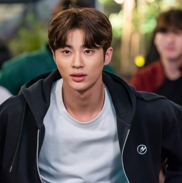 The tvN Drama Starring Park Bo-gum and Byun Woo-seok: A Box Office Hit with Disappointing Couple Chemistry