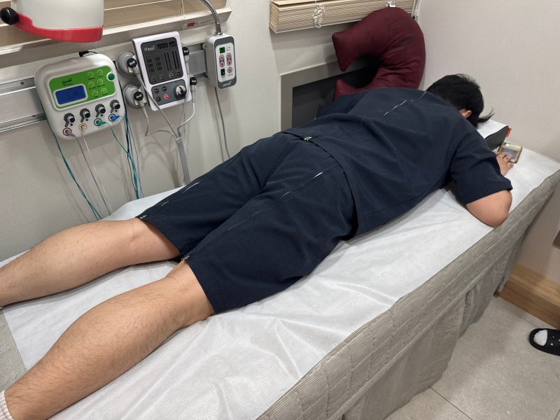 다리 허벅지 피부 붉은 반점, 치료 받아도 재발 마주하는 이유