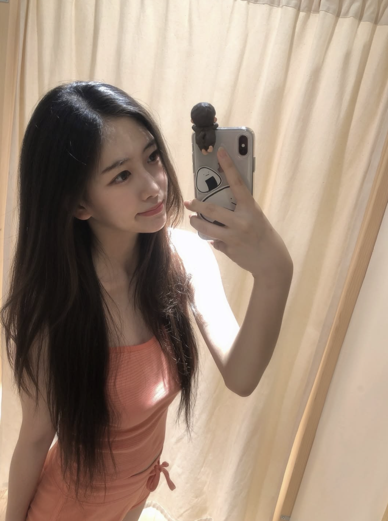 '붕어빵' 귀요미였는데… 박민하, 탈의실 거울 셀카 속 폭풍성장 비주얼에 난리 난 이유