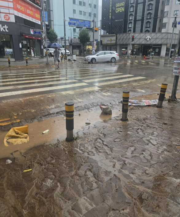 <b>거제</b> 침수청소 업체 내돈내산 추천 <b>거제</b> <b>수해</b>복구청소 반달홈케어