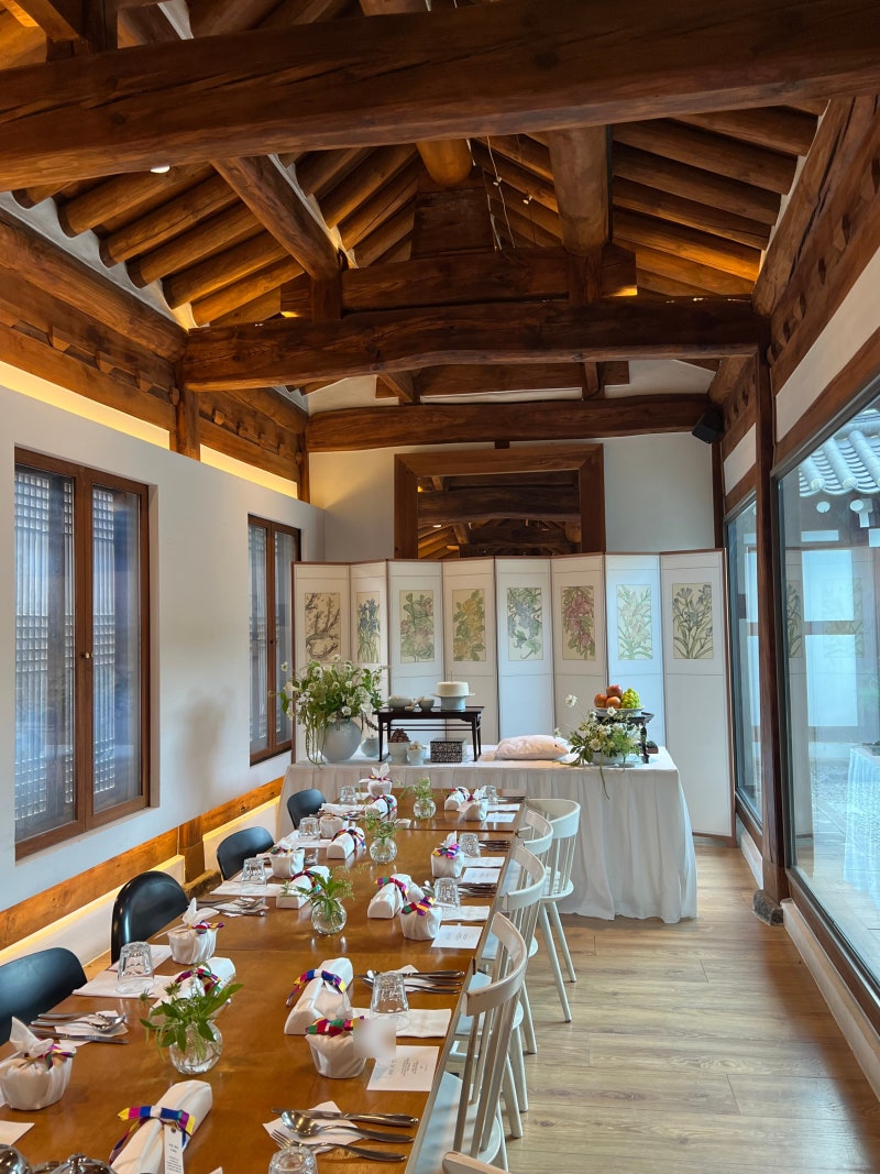 서울 종로 맛집 스미스가좋아하는한옥 예약 주차 별관 대관 돌잔치 후기 시시호일 돌상