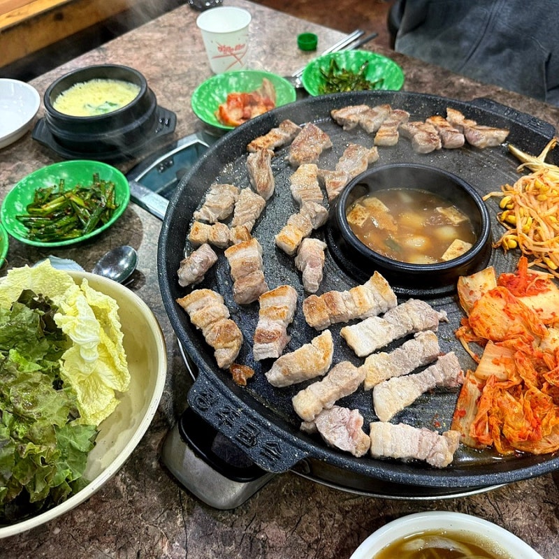 천안 두정동 삼겹살 무한리필 꽃돼지삼겹살 된장찌개, 계란찜 서비스에 공기밥 무한리필 천....
